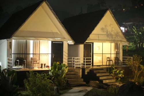 Bandung Villa | Ciwidey Hills & Wetland Family 1