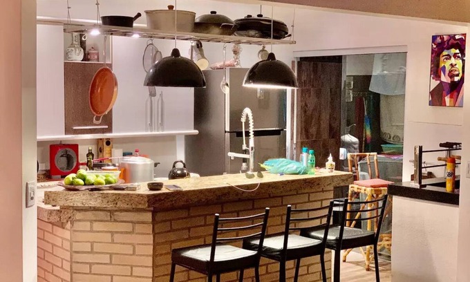 Centro House | Classic Beach House: Cozy Retreat for Families and Pets