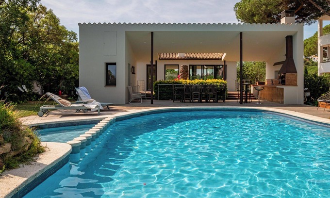 Calella de Palafrugell House | Family-Friendly Retreat at CL-2 Calella de Palafrugell