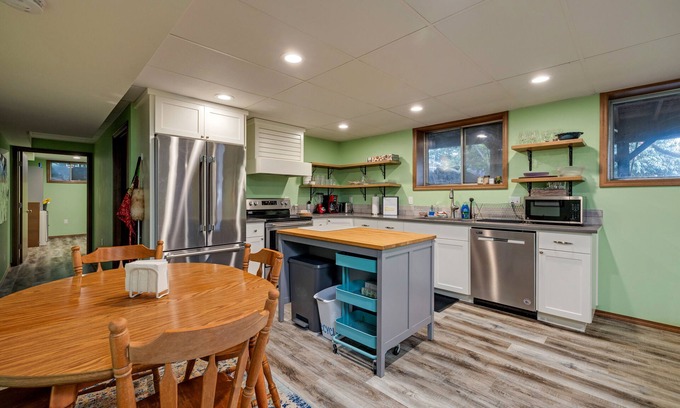 Clackamas Apartment | Family-Friendly 3-Bedroom Home in Clackamas, Oregon