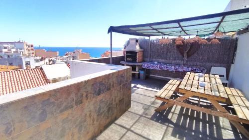 Montgat Apartment | Pet-Friendly Claire Seaview & Beach Apartment with Ocean Views
