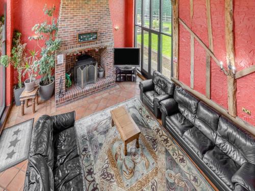 Stowmarket House | Relax at Clamp Farm Barn: Family-Friendly with Pool Access
