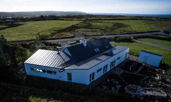 Lisdoonvarna House | Experience Clare Rose Cottage: 4-Star Retreat with Accessibility
