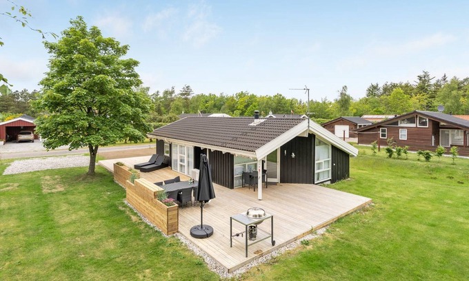 Hou House | "Clari" - 500m from the sea by Interhome