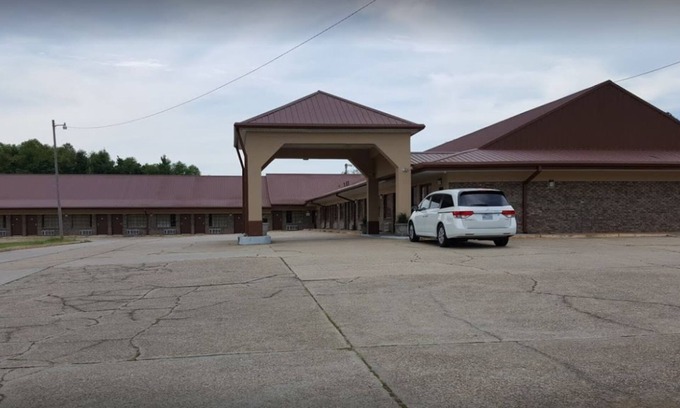 Waynesboro Hotel | Budget-Friendly Claridge Inn with Breakfast & Family Amenities