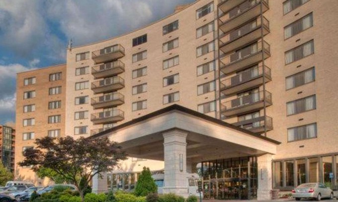Court House Hotel | Comfortable Stays at Clarion Collection Hotel Arlington Court