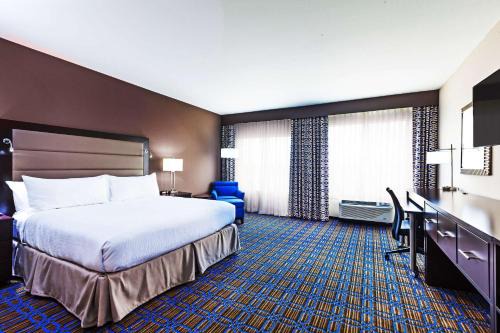 The Colony Hotel | Pet-Friendly Retreat at Clarion Hotel The Colony, Plano West