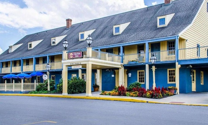 Strasburg Hotel | Pet-Friendly Retreat at Clarion Inn Strasburg, Lancaster