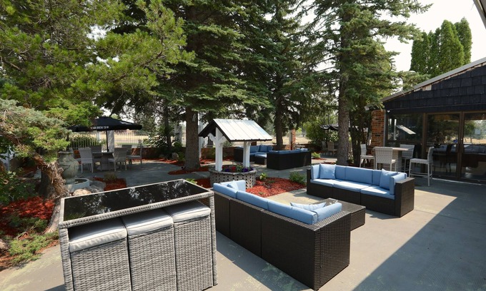 Medicine Hat Hotel | Budget-Friendly Clarion Pointe: Pool, Restaurant & More