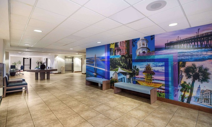 West Ashley Hotel | Eco-Friendly Comfort at Clarion Pointe Charleston