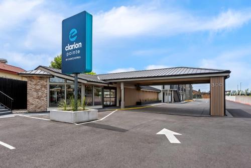 Mount Vernon Hotel | Top-Rated Stay at Best Western College Way Inn with Pool