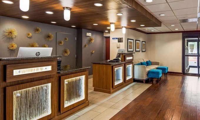 San Antonio Hotel | Convenient Stay at Clarion Pointe near Medical Center