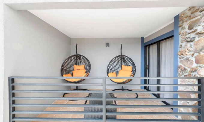 Shreveport Hotel | Cozy Stay at Merryton Inn with Pool and Breakfast