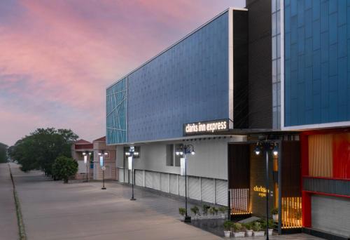Ghaziabad Hotel | Clark Inn Express Rajnagar