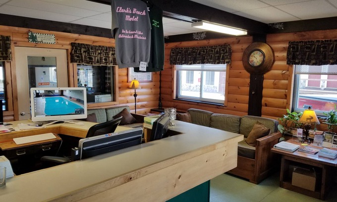 Old Forge Hotel | Beachfront Bliss at Clark's Beach Motel with Pool Access