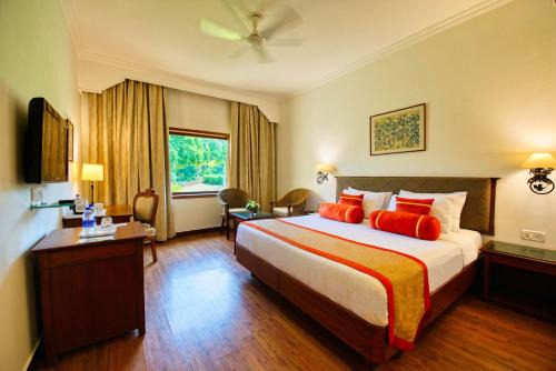 Khajuraho Hotel | Experience Clarks Khajuraho: 5-Star Stay with Ocean Views