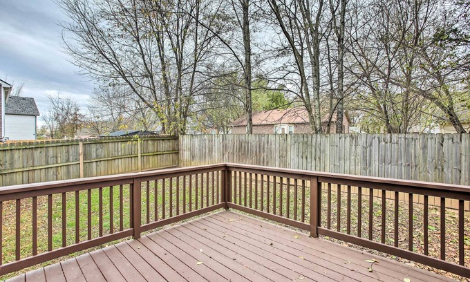 Clarksville House | Inviting Clarksville Getaway Near Golfing & Breweries!