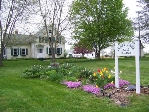 Jefferson Bed & Breakfast | Guest Rated: Clary Lake Bed and Breakfast - Family Friendly Stay