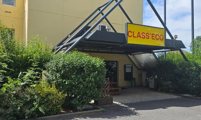 Gosselies Hotel | Budget-Friendly Class'eco Charleroi with Pet Amenities