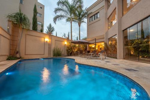 Guaxupe Hotel | Discover Class Hotel Guaxupé: Pet-Friendly with Pool & Ocean View