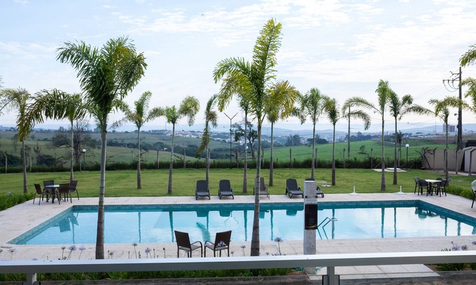 Passos Hotel | Relax at Class Hotel Passos Rio Grande with Pool & Breakfast