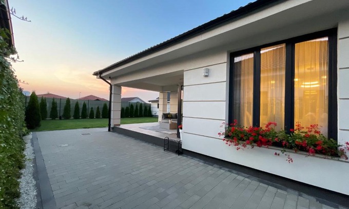 Satu Mare Villa | Elegant Oceanfront Stay at Class Luxury Residence