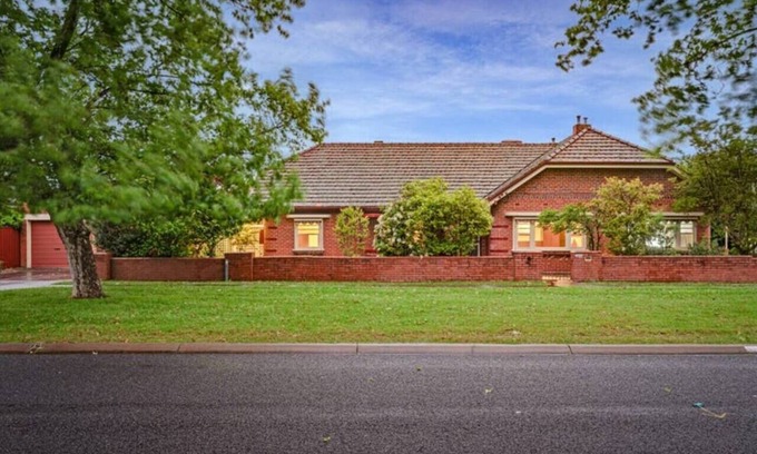 Albury House | Classic Albury Charm