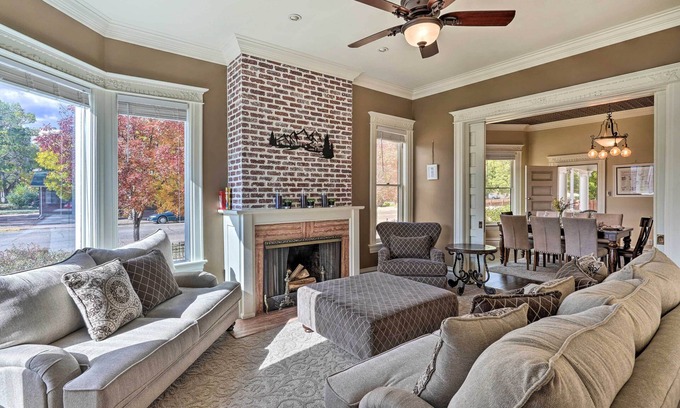 Canon City House | Inviting Cañon City Retreat - 13 Mi from Royal Gorge!