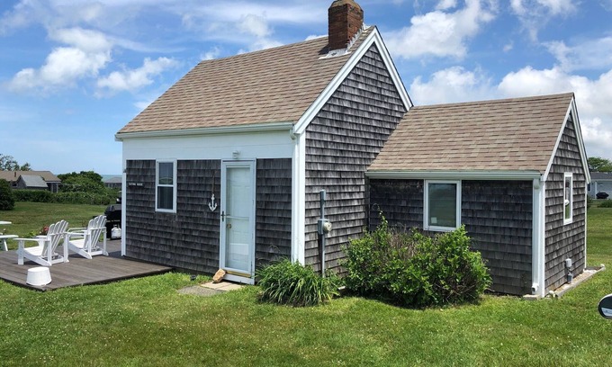 Barnstable County Cottage | Oceanfront 2 Bedroom Cottage with Sandy Neck Views