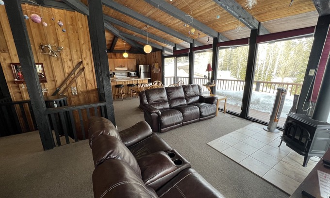 Snowmass Village Ski Chalet | Cozy Chalet with Hot Tub, Sauna & Fireplaces - 10/10 Rated