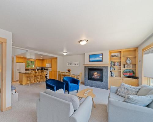 Manzanita House | Inviting Classic Cottage-MCA #1548: Pet-Friendly Getaway