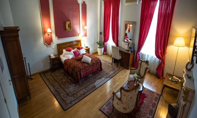 Deva Villa | Cozy Double Room 102 with Complimentary Breakfast Awaits