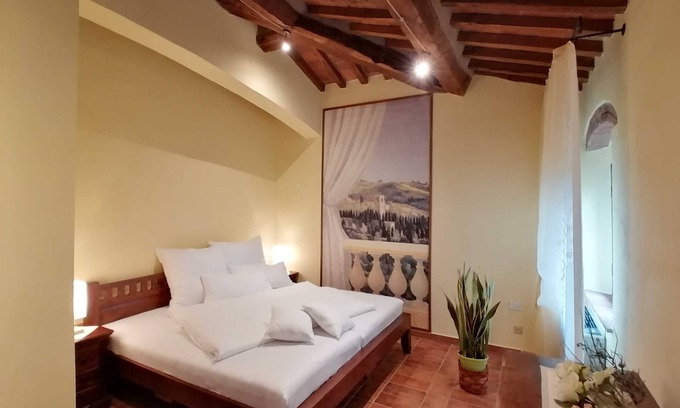 Sassetta Apartment | Inviting Classic Double Lemon - Pet Friendly with Breakfast
