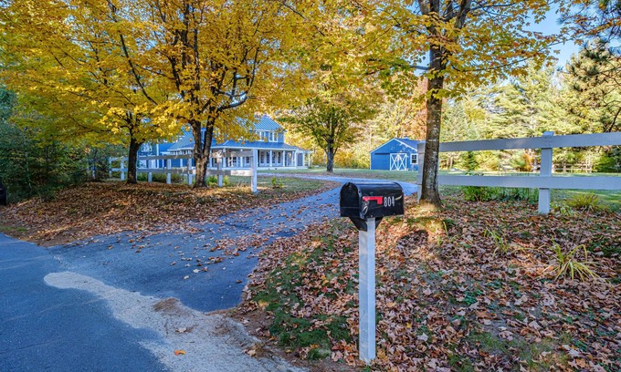 South Oxford House | Cozy Farmhouse Retreat near White Mountain National Forest
