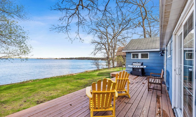 Detroit Lakes Cottage | Idyllic Lake Melissa Cottage Steps from the Water, 9.4 Rated