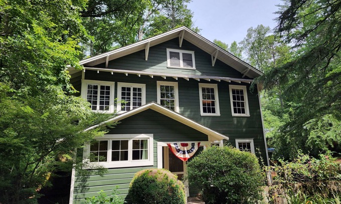 Lakemont House | Experience Lake Rabun Cottage with Scenic Ocean Views