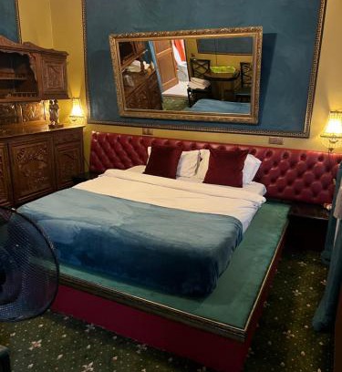 Cluj-Napoca City Centre Apartment | Classic Love Story in Old Cluj II