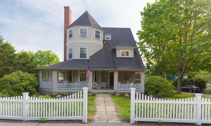 York Harbor House | Elegant Maine Cottage Steps from Beach and Village