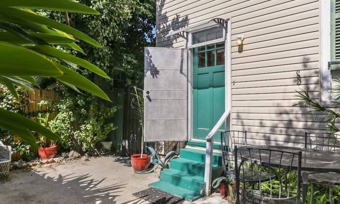 Carrollton Apartment | Unique NOLA Hideaway with Breakfast & Family-Friendly Vibe