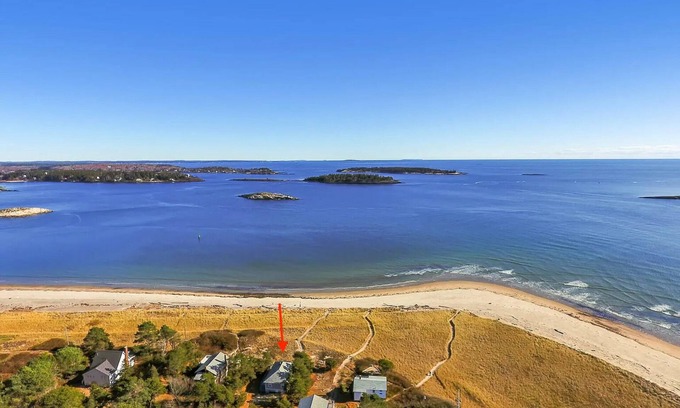 Phippsburg Cottage | Pet-Friendly Popham Beachfront Cottage with Ocean Views