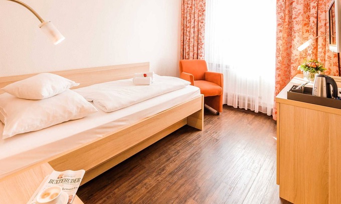 Buxtehude House | Classic - Single room - Hotel An der Linah