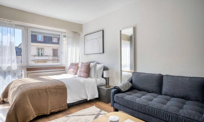 District 6 Apartment | Inviting Unterstrass Studio: Steps from University & Market