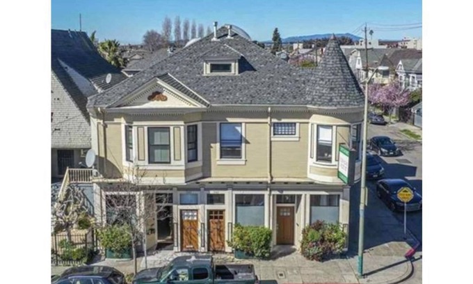 Hoover - Foster House | Impressive Victorian Condo with Pet-Friendly Amenities