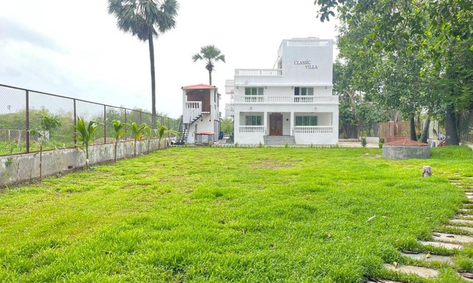 Palghar House | Inviting Classic Villa: Rated 9.3 with Pool & Family Fun