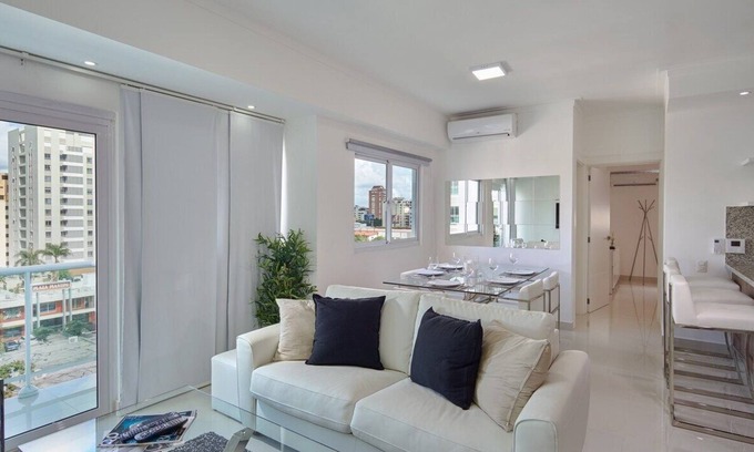 Yolanda Morales Condo | Elegant 1BR Retreat with Wifi in Downtown Piantini