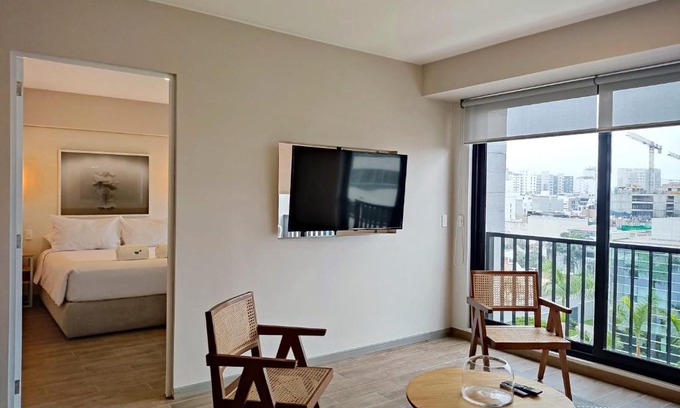 Miraflores Apartment | Stylish 2BR Retreat in Miraflores - Guest Rated 10/10
