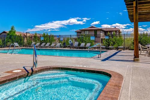 Bear Hollow Village Apartment | Stylish Condo in Bear Hollow with Pool and Hot Tub