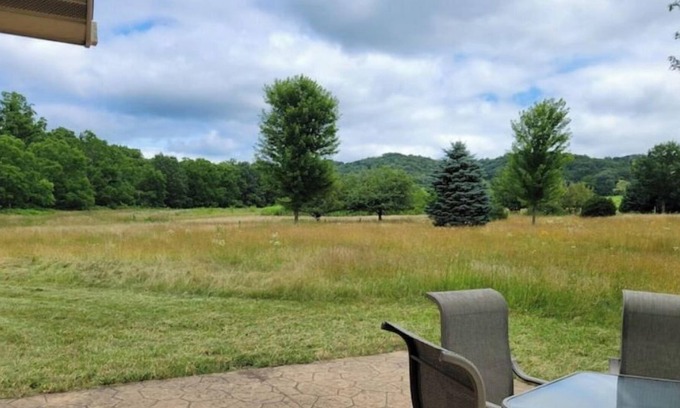 Boscobel Cabin | Classy cabin, private, close to town.