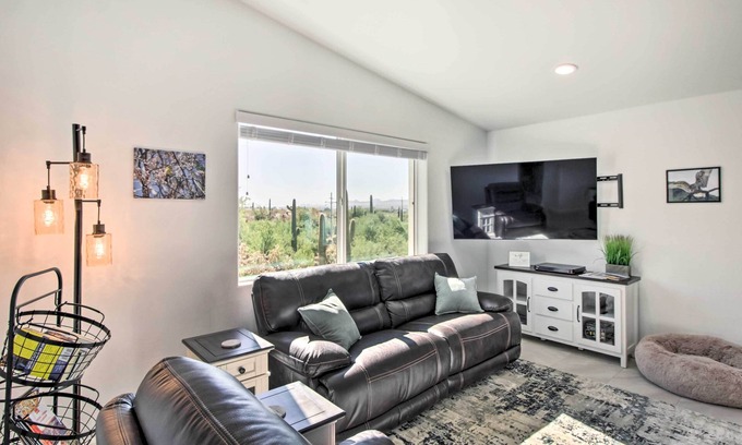Tucson House | Elegant Tucson Getaway with Fire Pit & Pet-Friendly Amenities