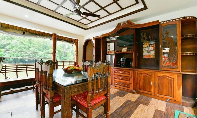 Thanneermukkom Boat Rental | Elegant White House Retreat in Alleppey Awaits You
